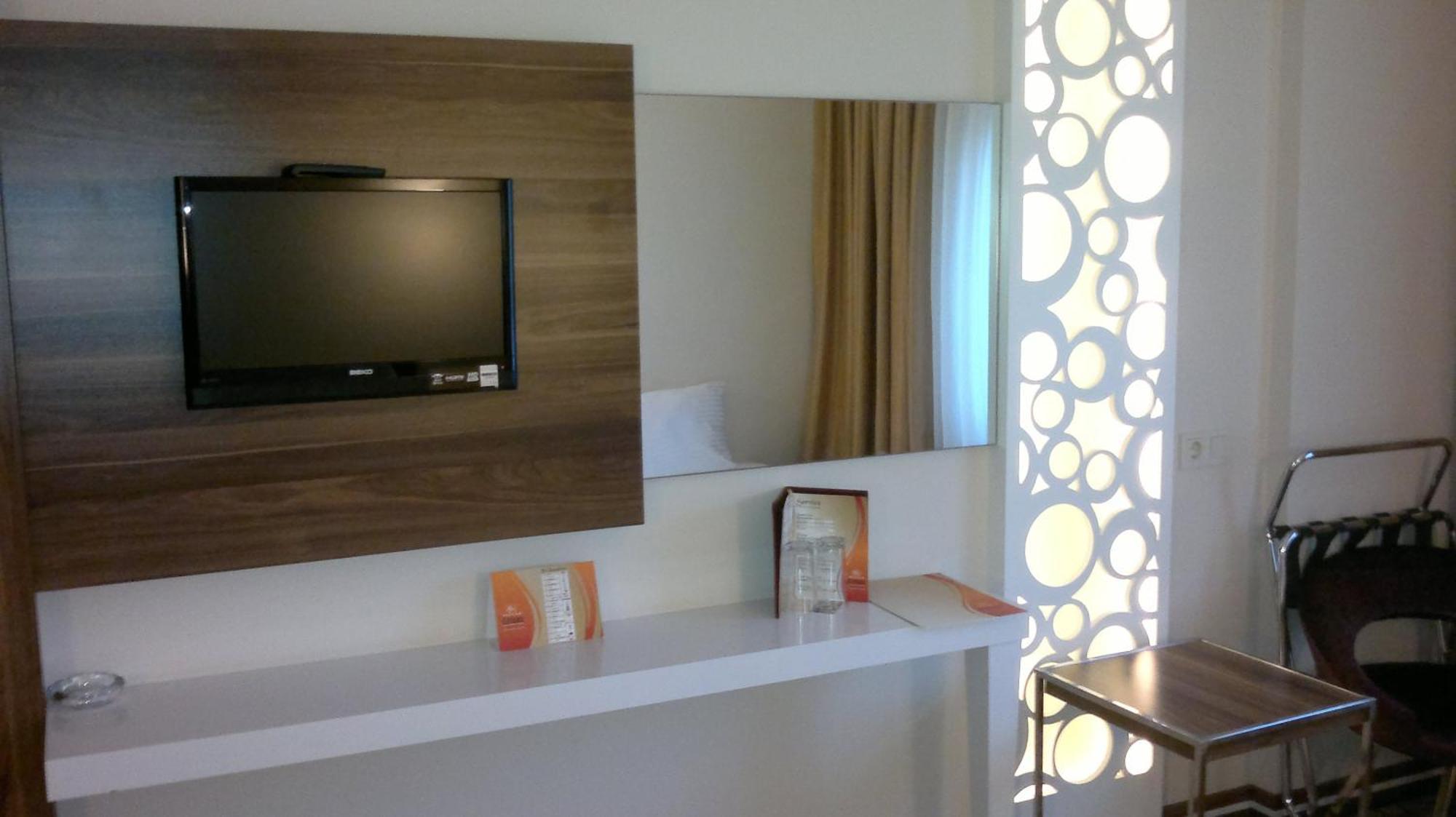 Ozpark Hotel Aksehir Екстер'єр фото