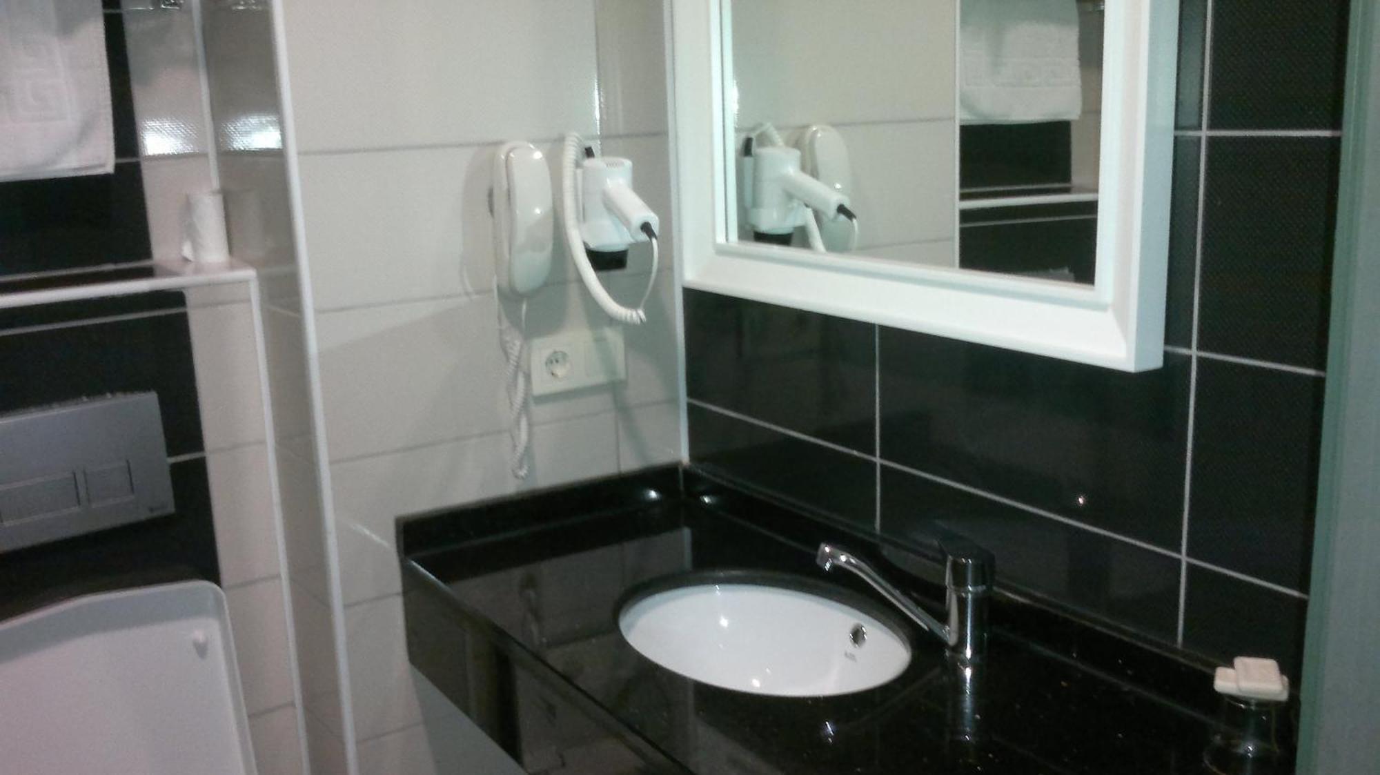 Ozpark Hotel Aksehir Екстер'єр фото